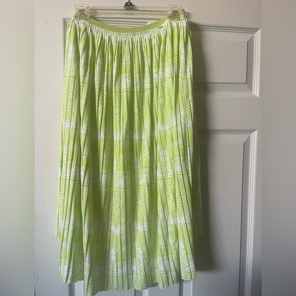 Nwot hi-lo skirt - Picture 3 of 4